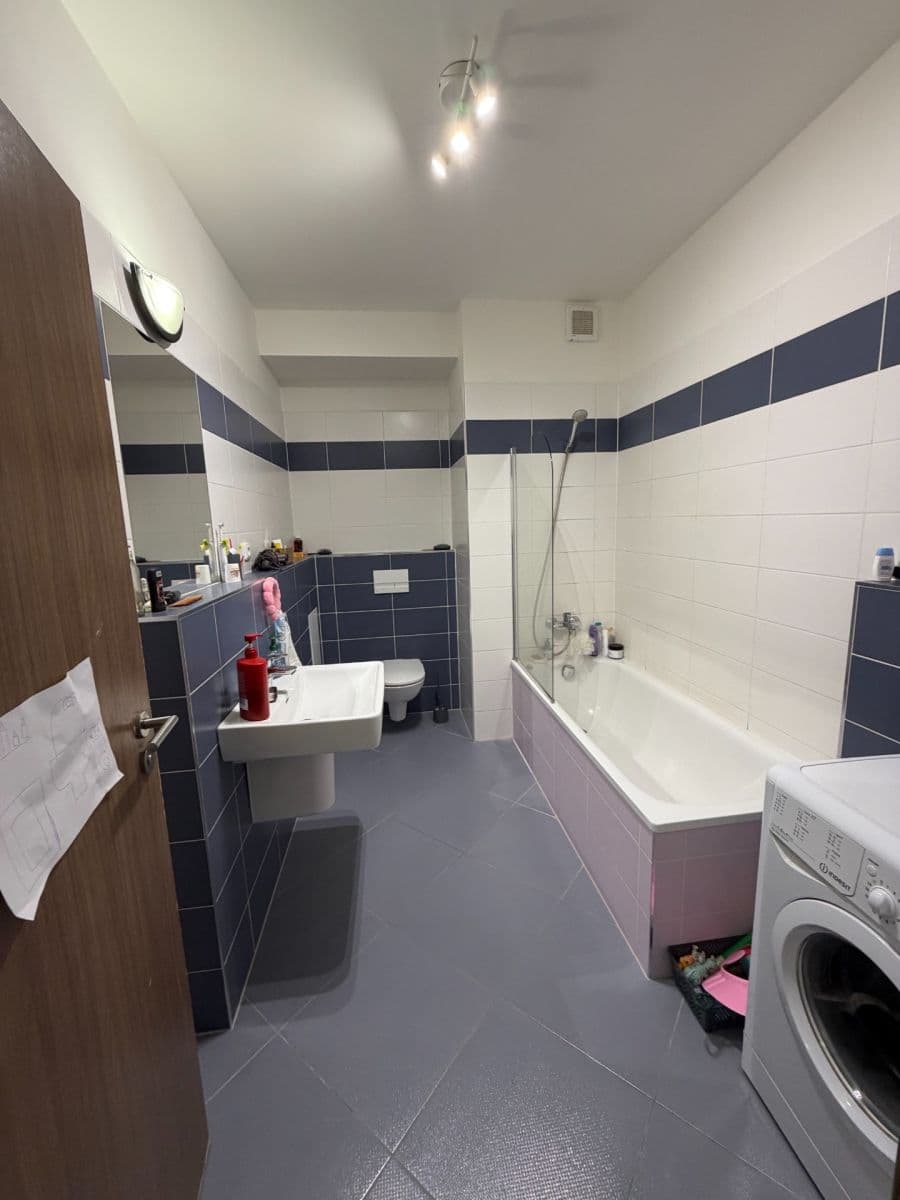 Prenájom bytu 2-izbový 55 m², Makedonská, Praha, Praha Prenájom bytu 2-izbový 55 m², Makedonská, Praha, Praha