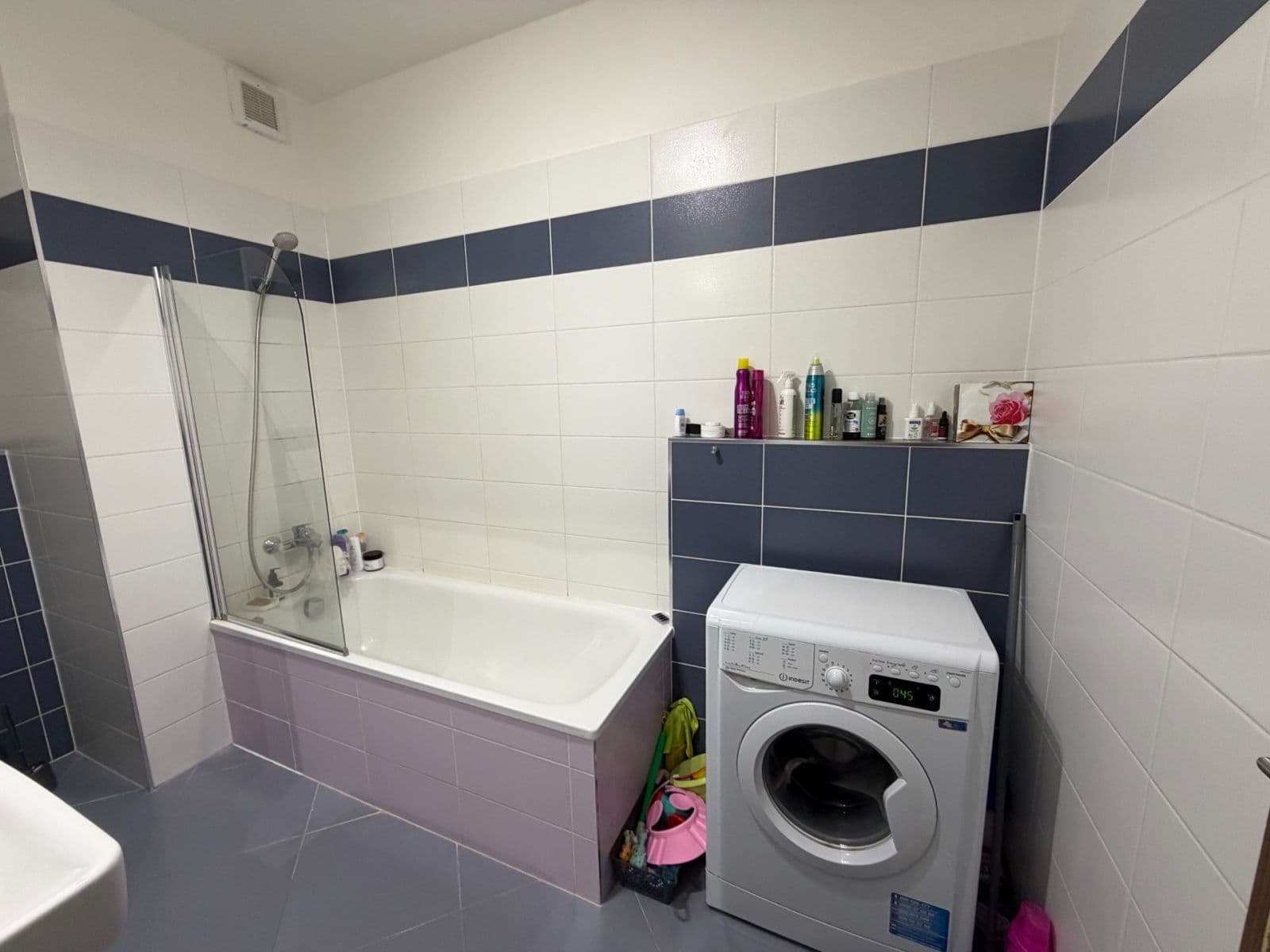 Prenájom bytu 2-izbový 55 m², Makedonská, Praha, Praha Prenájom bytu 2-izbový 55 m², Makedonská, Praha, Praha