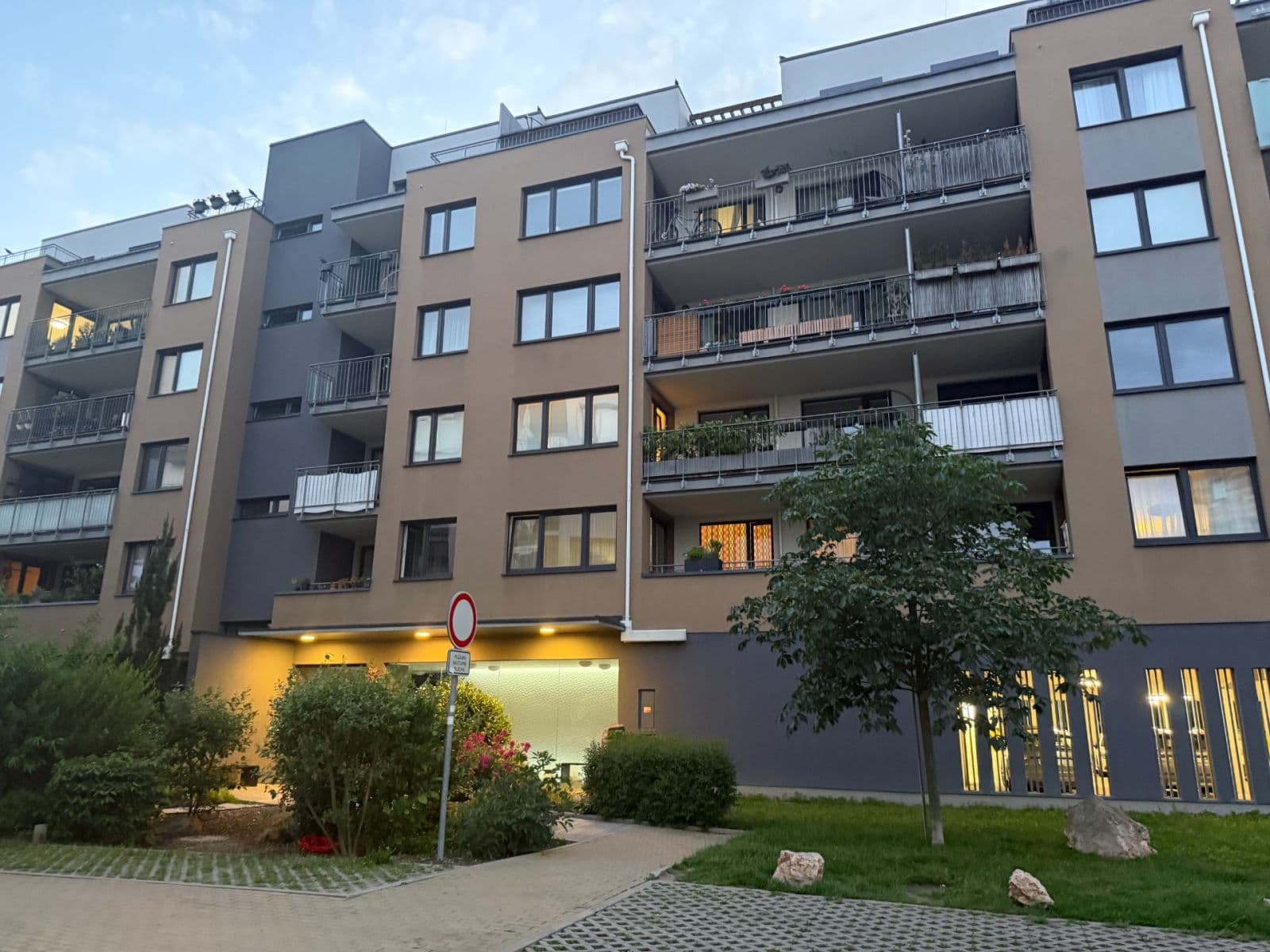 Prenájom bytu 2-izbový 55 m², Makedonská, Praha, Praha Prenájom bytu 2-izbový 55 m², Makedonská, Praha, Praha