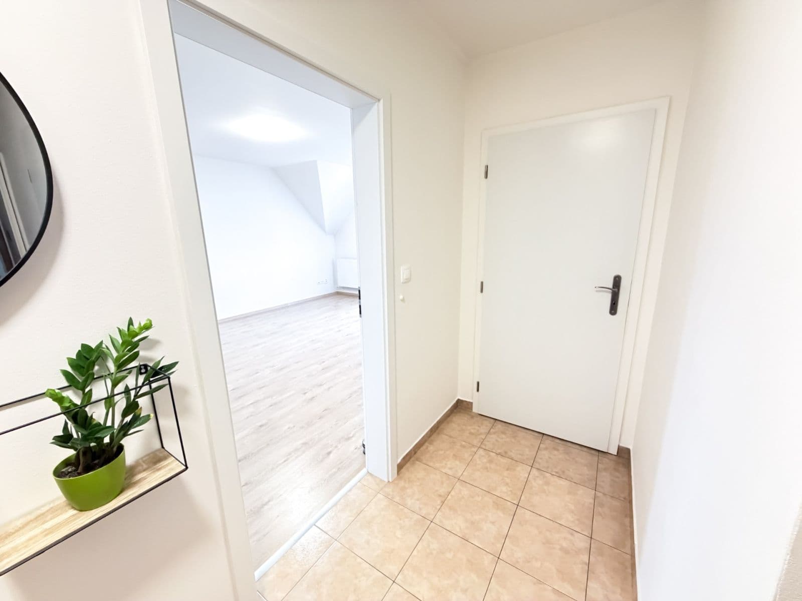 Prenájom bytu 2-izbový 71 m², U Valu, Nupaky, Středočeský kraj Prenájom bytu 2-izbový 71 m², U Valu, Nupaky, Středočeský kraj