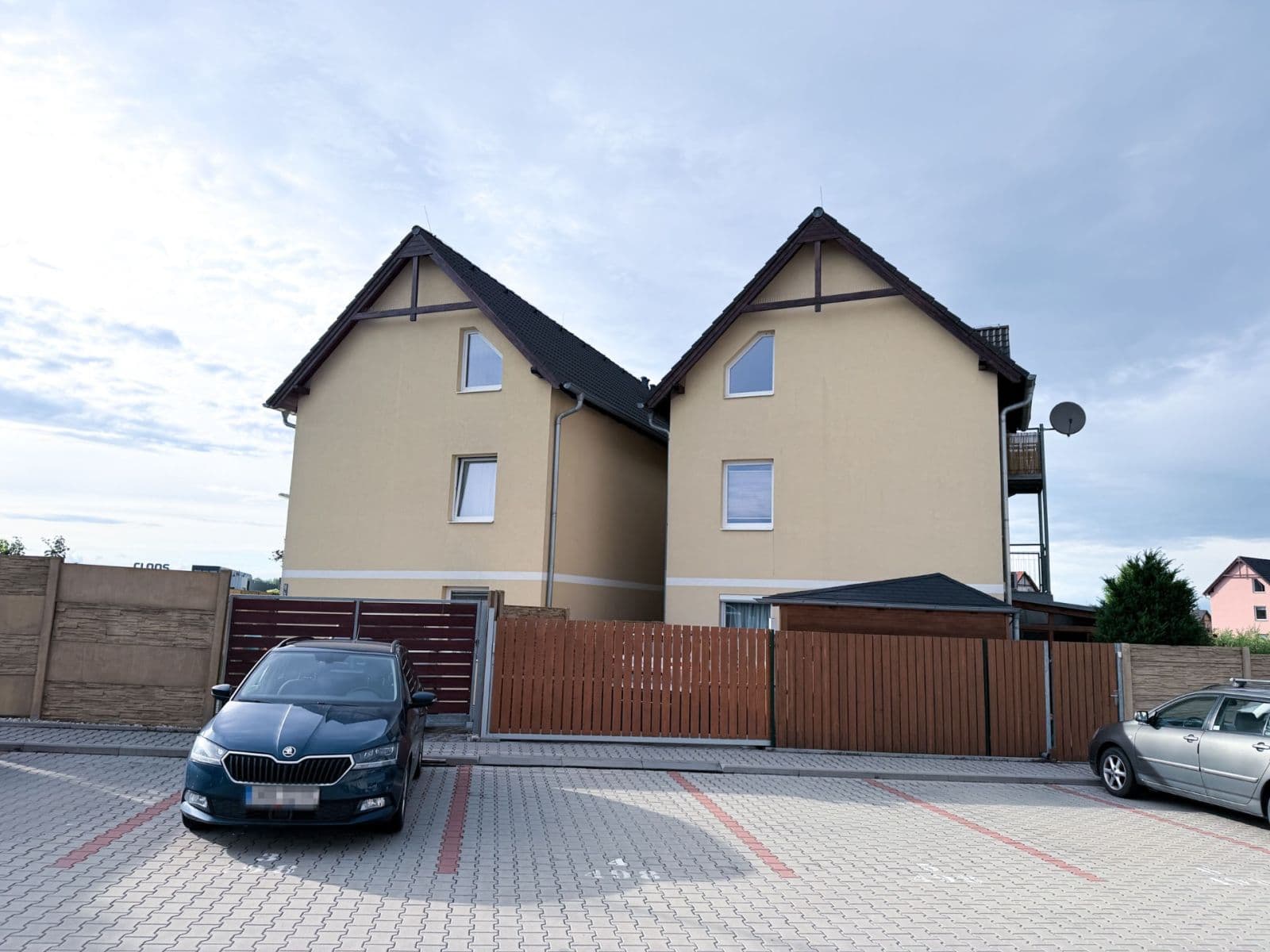 Prenájom bytu 2-izbový 71 m², U Valu, Nupaky, Středočeský kraj Prenájom bytu 2-izbový 71 m², U Valu, Nupaky, Středočeský kraj