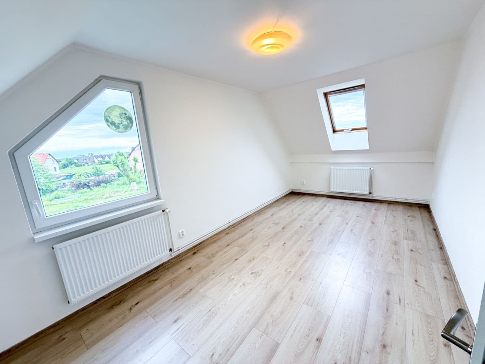 Prenájom bytu 2-izbový 71 m², U Valu, Nupaky, Středočeský kraj Prenájom bytu 2-izbový 71 m², U Valu, Nupaky, Středočeský kraj