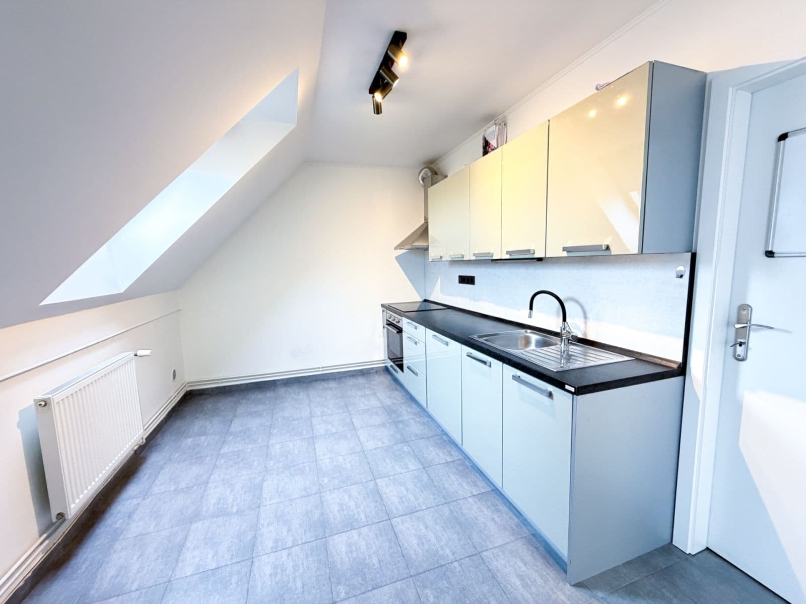 Prenájom bytu 2-izbový 71 m², U Valu, Nupaky, Středočeský kraj Prenájom bytu 2-izbový 71 m², U Valu, Nupaky, Středočeský kraj