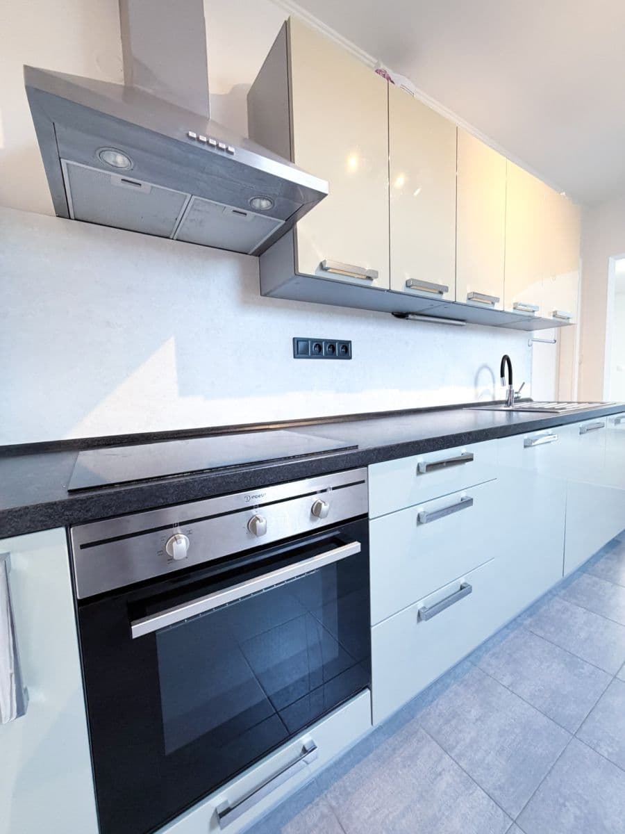 Prenájom bytu 2-izbový 71 m², U Valu, Nupaky, Středočeský kraj Prenájom bytu 2-izbový 71 m², U Valu, Nupaky, Středočeský kraj
