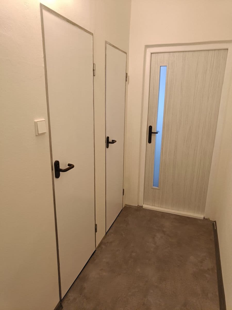Prenájom bytu 1-izbový 36 m², Matěje Kopeckého, Cheb, Karlovarský kraj Prenájom bytu 1-izbový 36 m², Matěje Kopeckého, Cheb, Karlovarský kraj