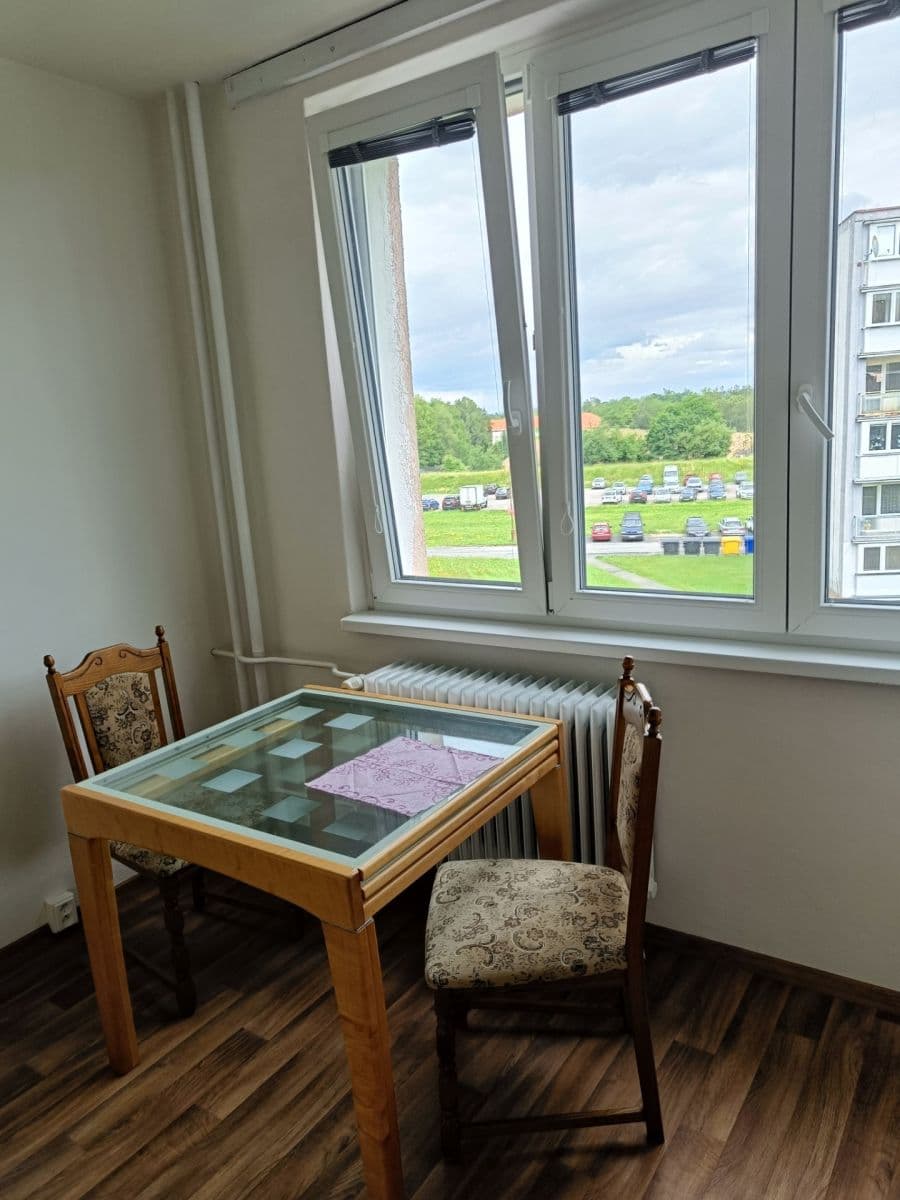 Prenájom bytu 1-izbový 36 m², Matěje Kopeckého, Cheb, Karlovarský kraj Prenájom bytu 1-izbový 36 m², Matěje Kopeckého, Cheb, Karlovarský kraj