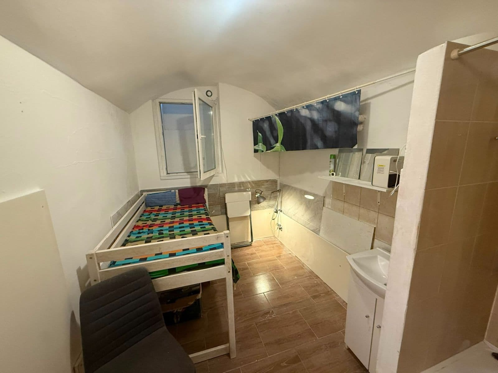 Prenájom bytu 1-izbový 12 m², Umělecká, Praha, Praha Prenájom bytu 1-izbový 12 m², Umělecká, Praha, Praha