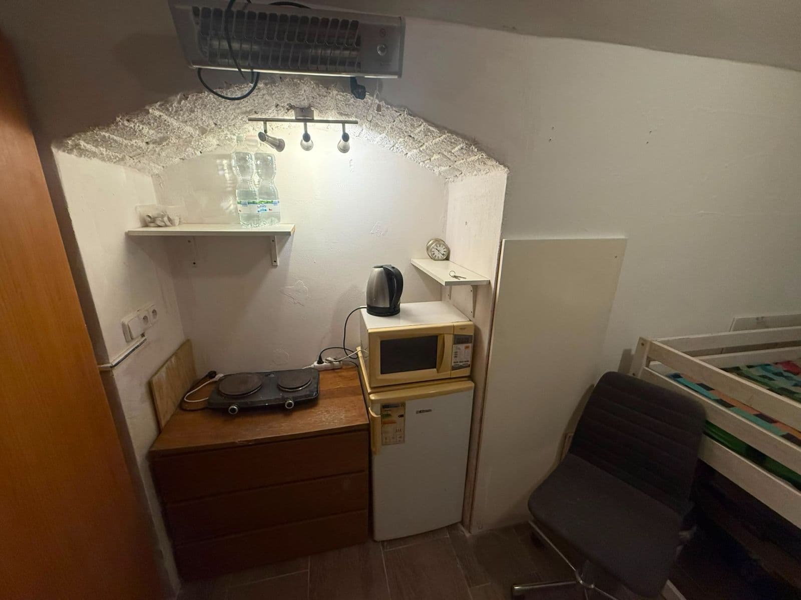 Prenájom bytu 1-izbový 12 m², Umělecká, Praha, Praha Prenájom bytu 1-izbový 12 m², Umělecká, Praha, Praha