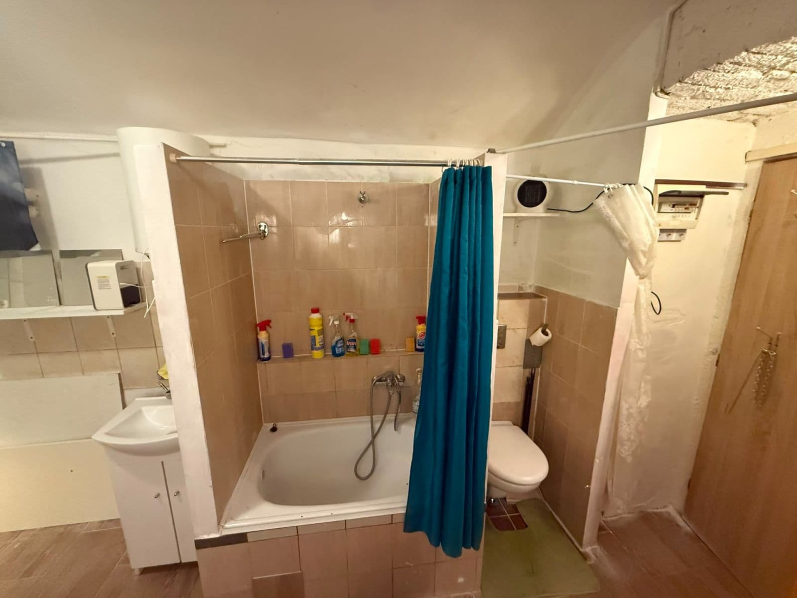 Prenájom bytu 1-izbový 12 m², Umělecká, Praha, Praha Prenájom bytu 1-izbový 12 m², Umělecká, Praha, Praha