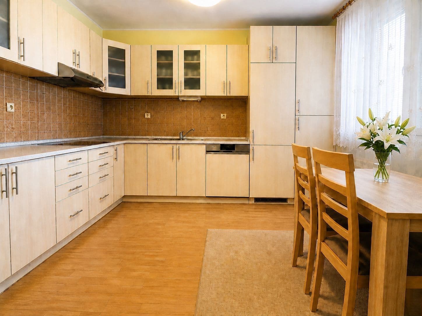 Prenájom bytu 2-izbový 58 m², náměstí 17. listopadu, Příbram, Středočeský kraj Prenájom bytu 2-izbový 58 m², náměstí 17. listopadu, Příbram, Středočeský kraj