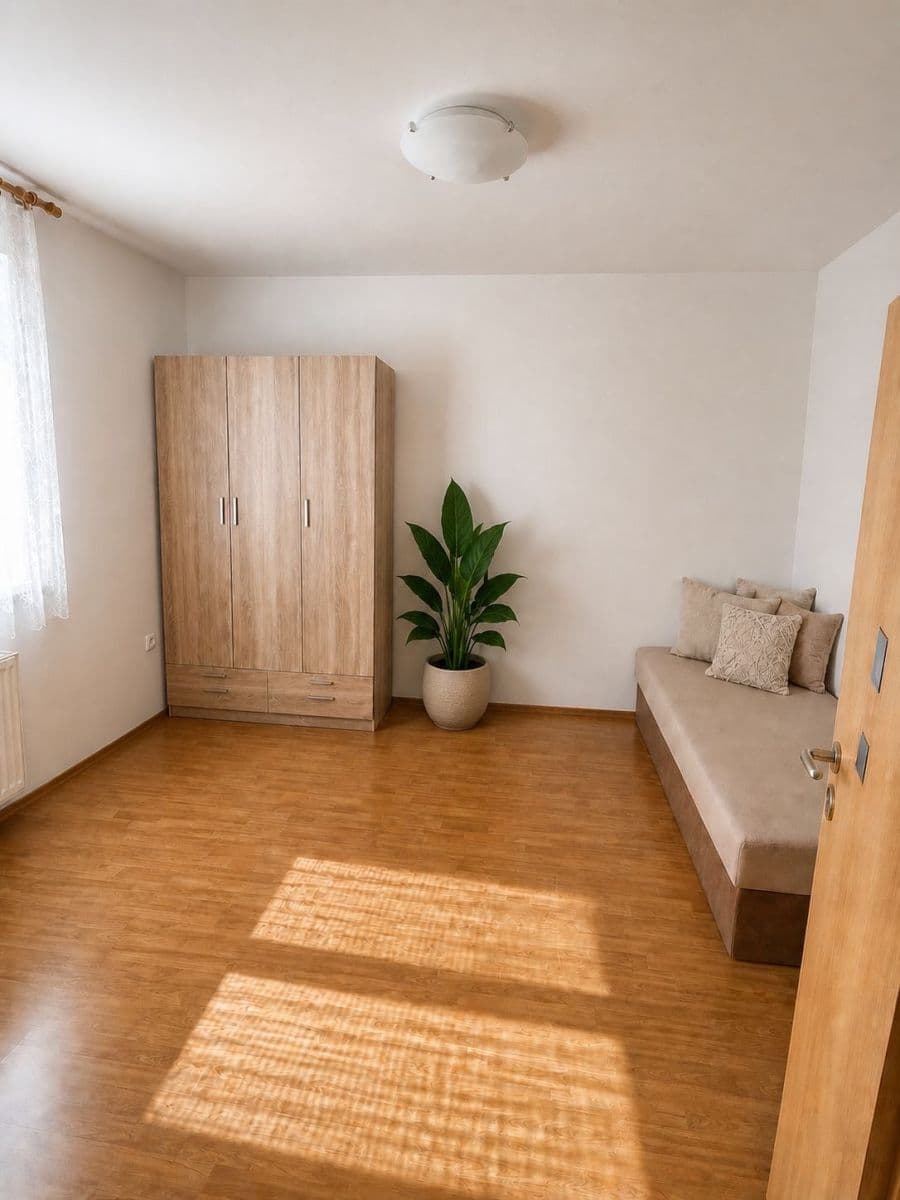 Prenájom bytu 2-izbový 58 m², náměstí 17. listopadu, Příbram, Středočeský kraj Prenájom bytu 2-izbový 58 m², náměstí 17. listopadu, Příbram, Středočeský kraj