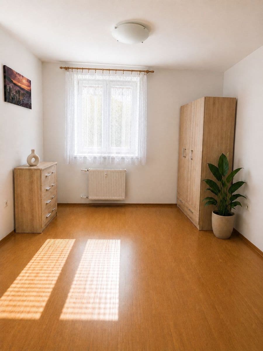 Prenájom bytu 2-izbový 58 m², náměstí 17. listopadu, Příbram, Středočeský kraj Prenájom bytu 2-izbový 58 m², náměstí 17. listopadu, Příbram, Středočeský kraj