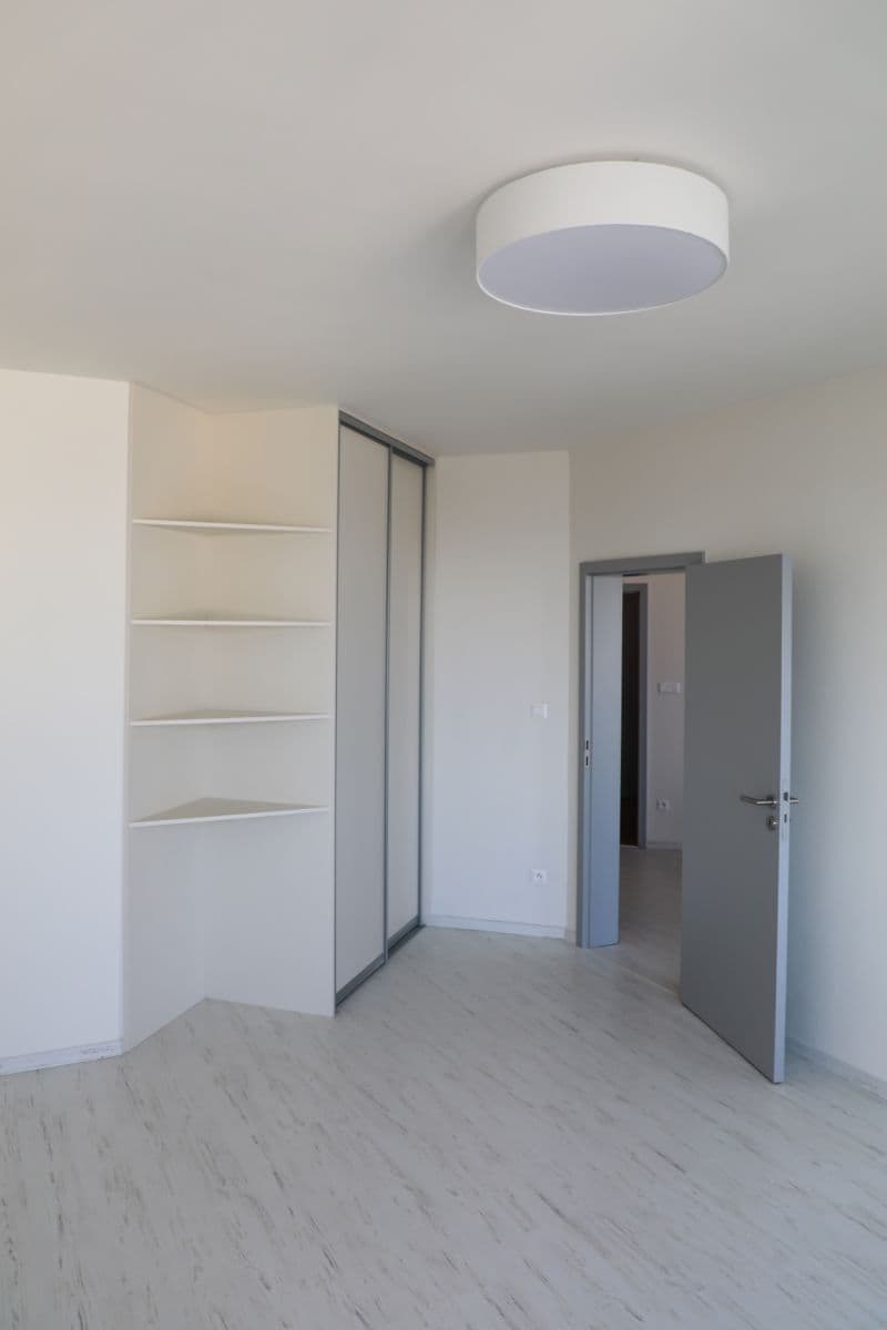 Predaj bytu 2-izbový 53 m², Kadnárova, Rača, Bratislavský kraj Predaj bytu 2-izbový 53 m², Kadnárova, Rača, Bratislavský kraj