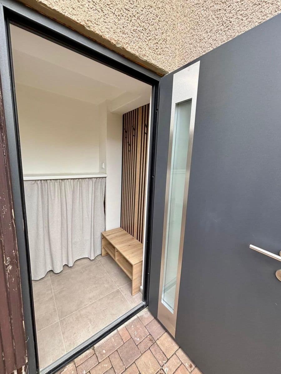 Prenájom bytu 2-izbový 75 m², Slezanů, Praha, Praha Prenájom bytu 2-izbový 75 m², Slezanů, Praha, Praha