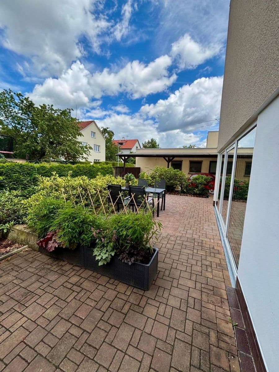 Prenájom bytu 2-izbový 75 m², Slezanů, Praha, Praha Prenájom bytu 2-izbový 75 m², Slezanů, Praha, Praha