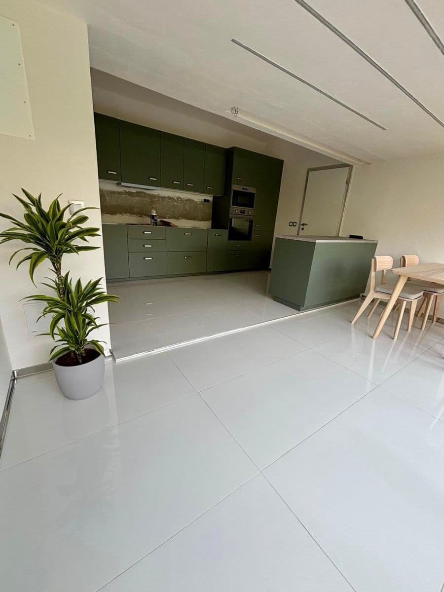 Prenájom bytu 2-izbový 75 m², Slezanů, Praha, Praha Prenájom bytu 2-izbový 75 m², Slezanů, Praha, Praha