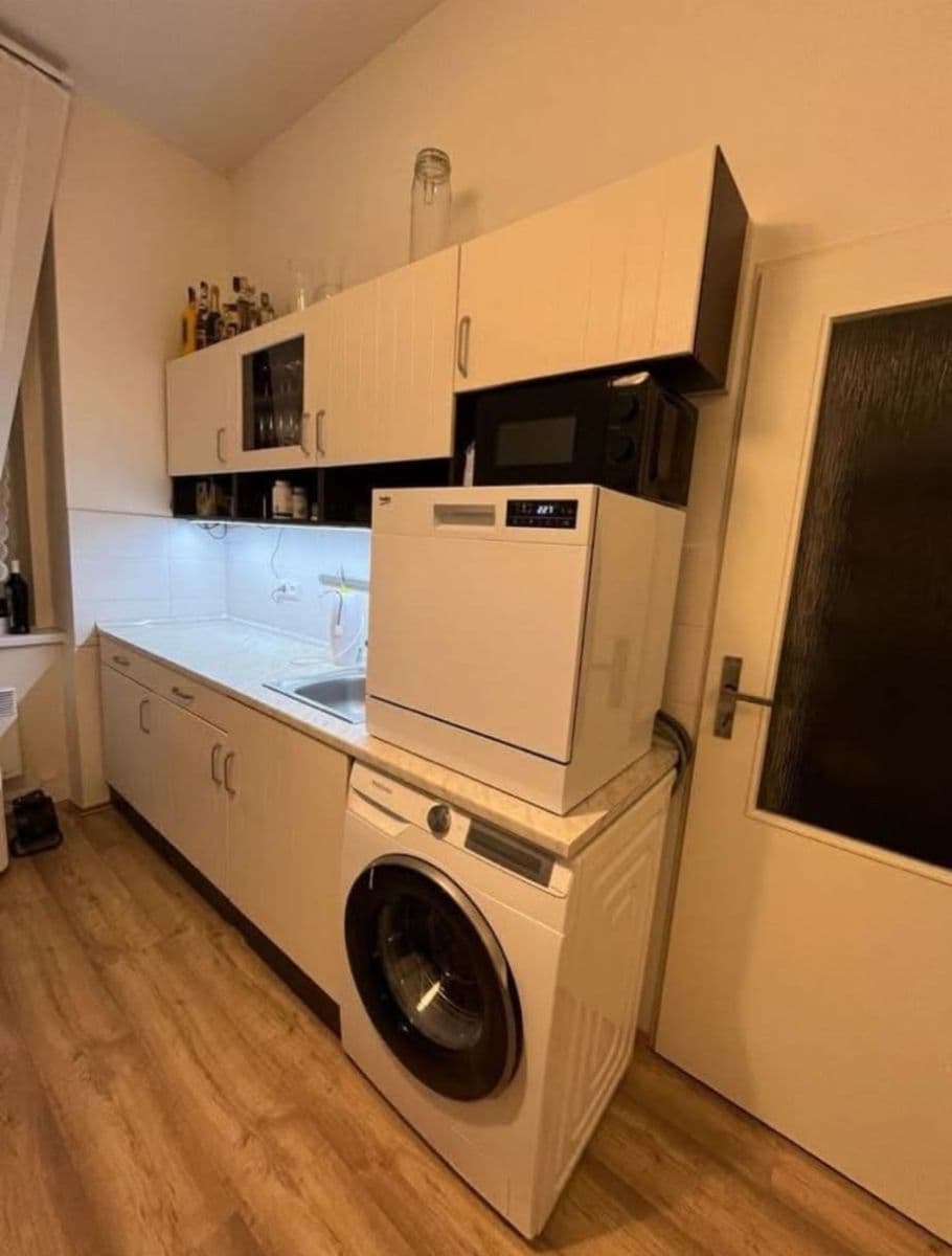 Prenájom bytu 1-izbový 48 m², Jagellonská, Praha, Praha Prenájom bytu 1-izbový 48 m², Jagellonská, Praha, Praha
