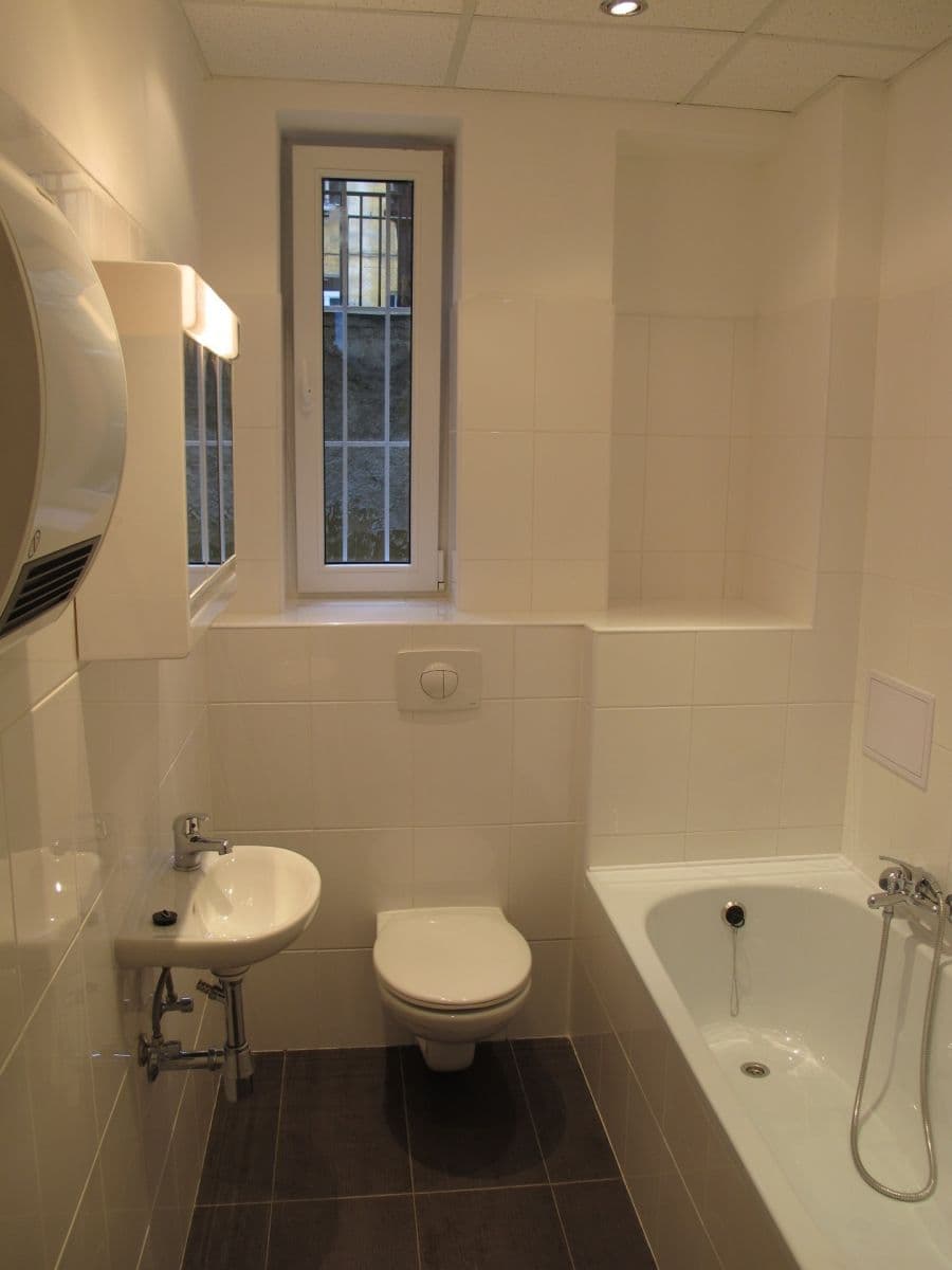 Prenájom bytu 1-izbový 48 m², Jagellonská, Praha, Praha Prenájom bytu 1-izbový 48 m², Jagellonská, Praha, Praha