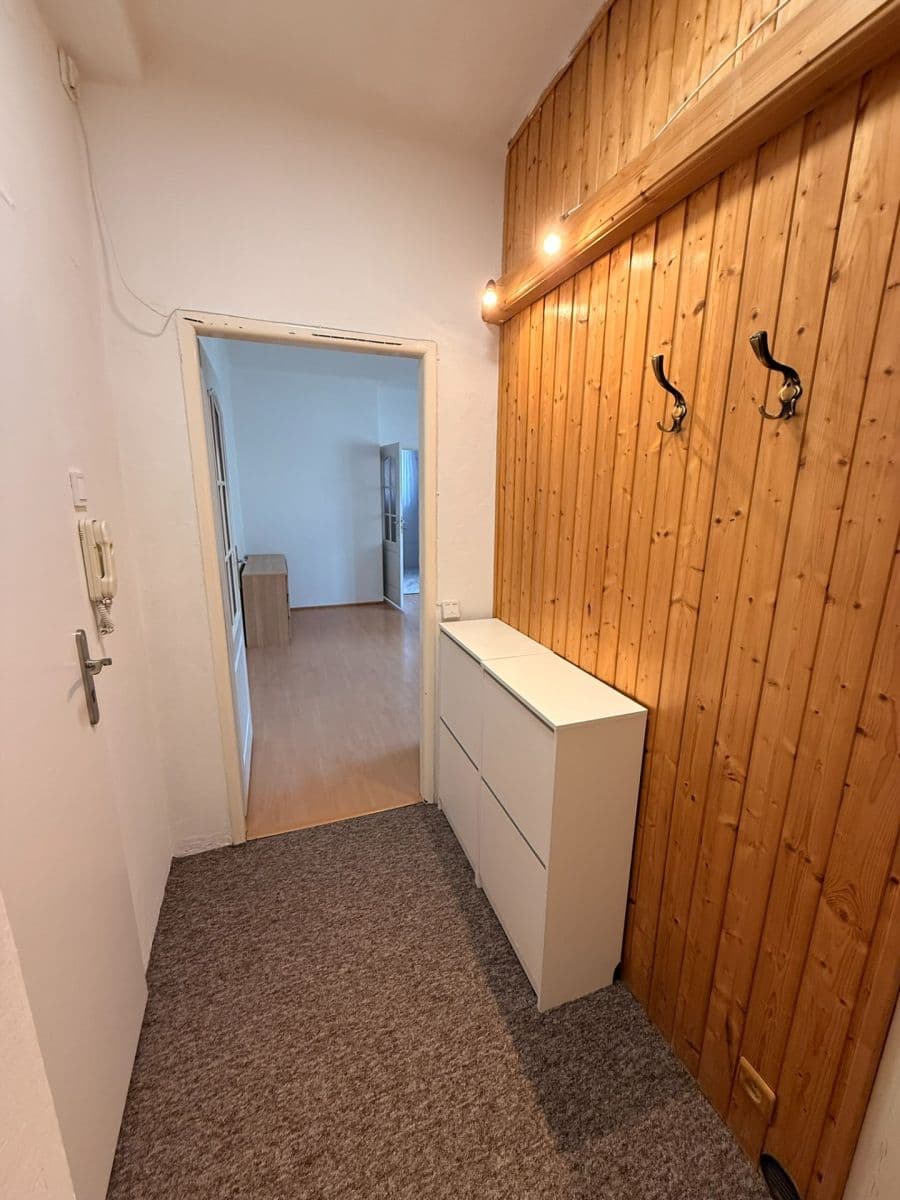 Prenájom bytu 2-izbový 42 m², Nad Kajetánkou, Praha, Praha Prenájom bytu 2-izbový 42 m², Nad Kajetánkou, Praha, Praha