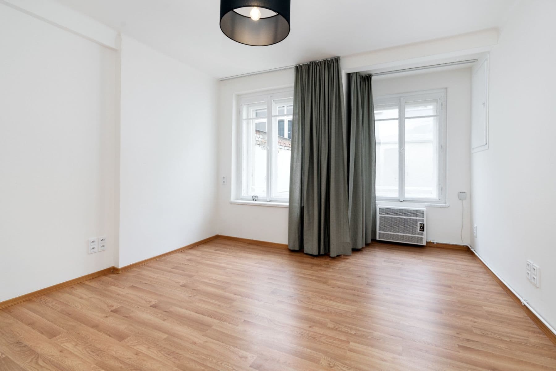 Prenájom bytu 1-izbový 23 m², Strančická, Praha, Praha Prenájom bytu 1-izbový 23 m², Strančická, Praha, Praha