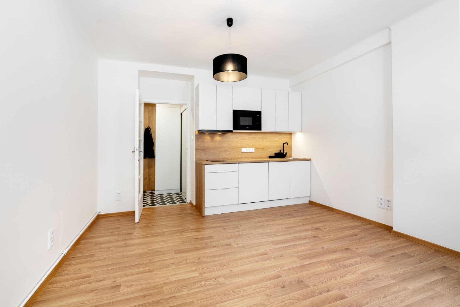 Prenájom bytu 1-izbový 23 m², Strančická, Praha, Praha Prenájom bytu 1-izbový 23 m², Strančická, Praha, Praha