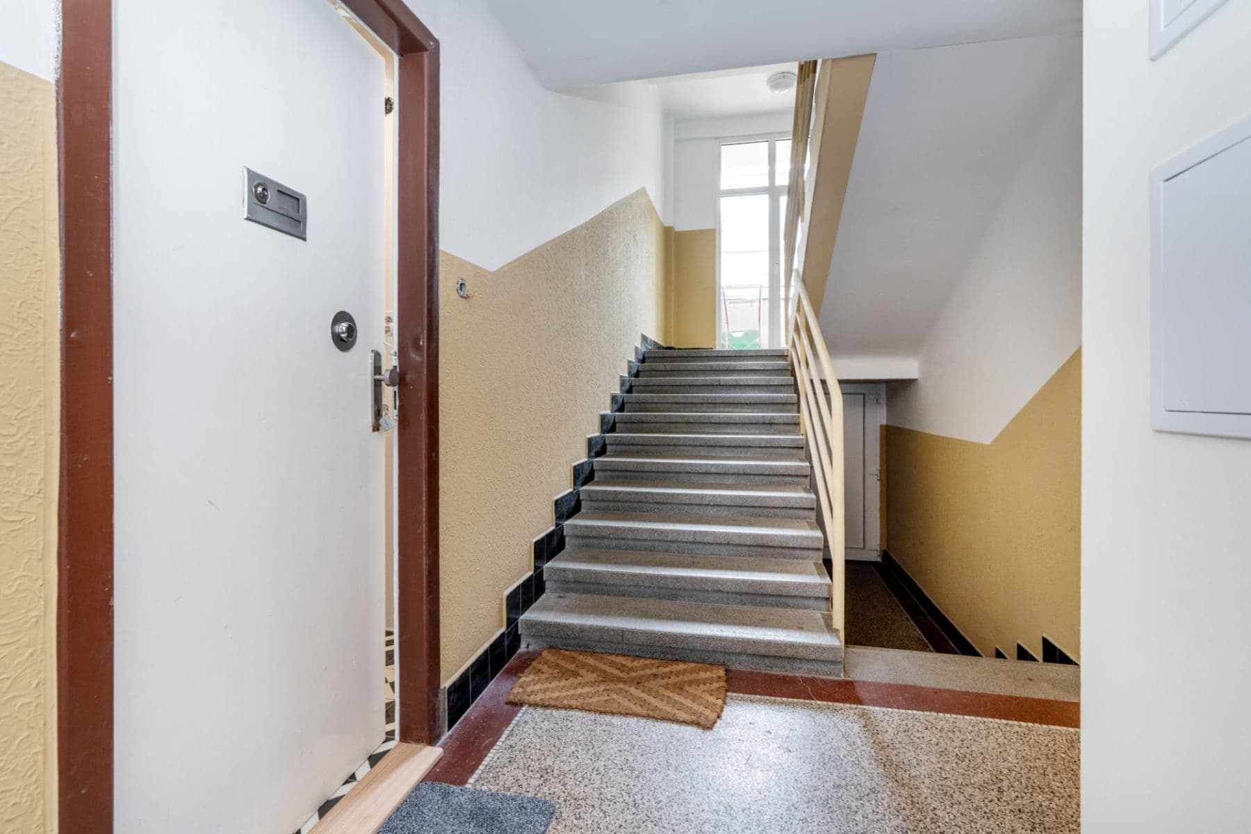 Prenájom bytu 1-izbový 23 m², Strančická, Praha, Praha Prenájom bytu 1-izbový 23 m², Strančická, Praha, Praha