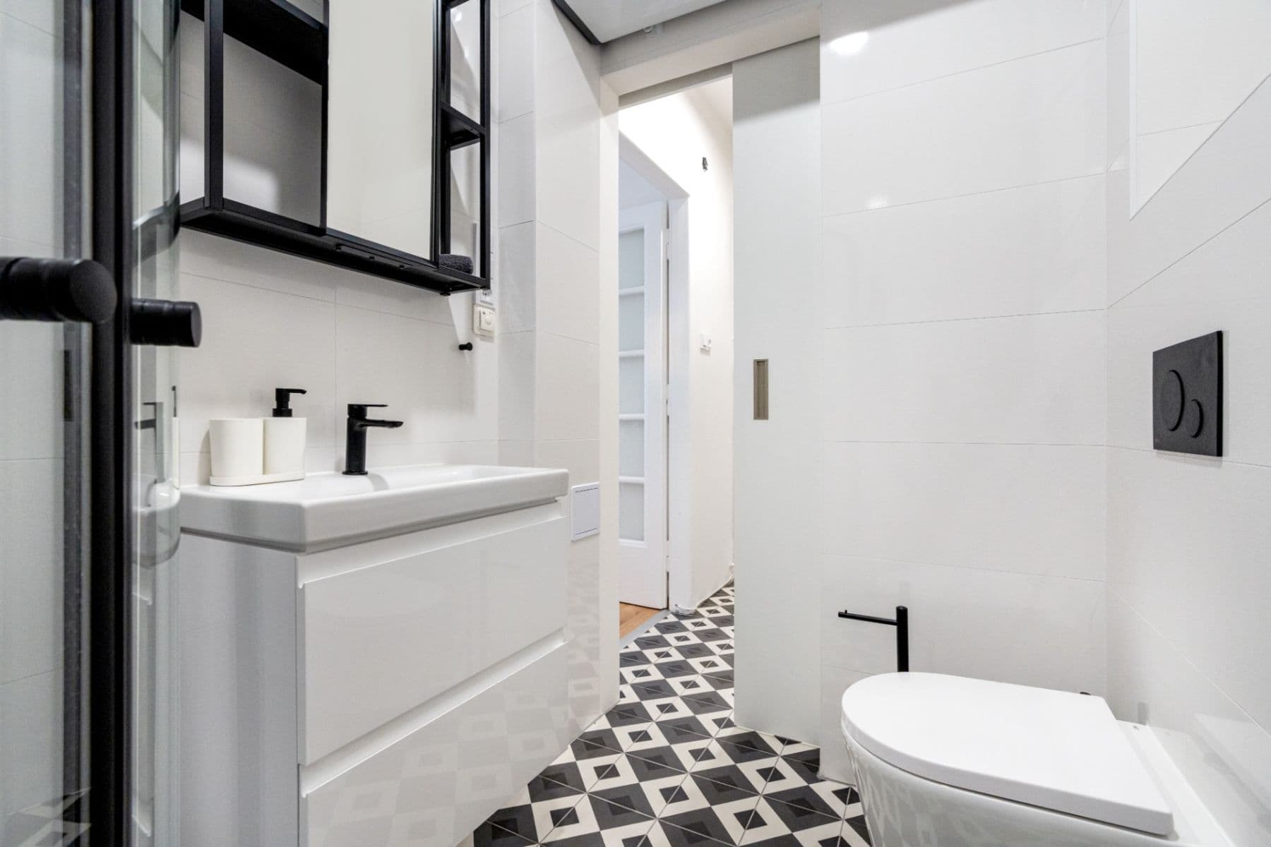 Prenájom bytu 1-izbový 23 m², Strančická, Praha, Praha Prenájom bytu 1-izbový 23 m², Strančická, Praha, Praha
