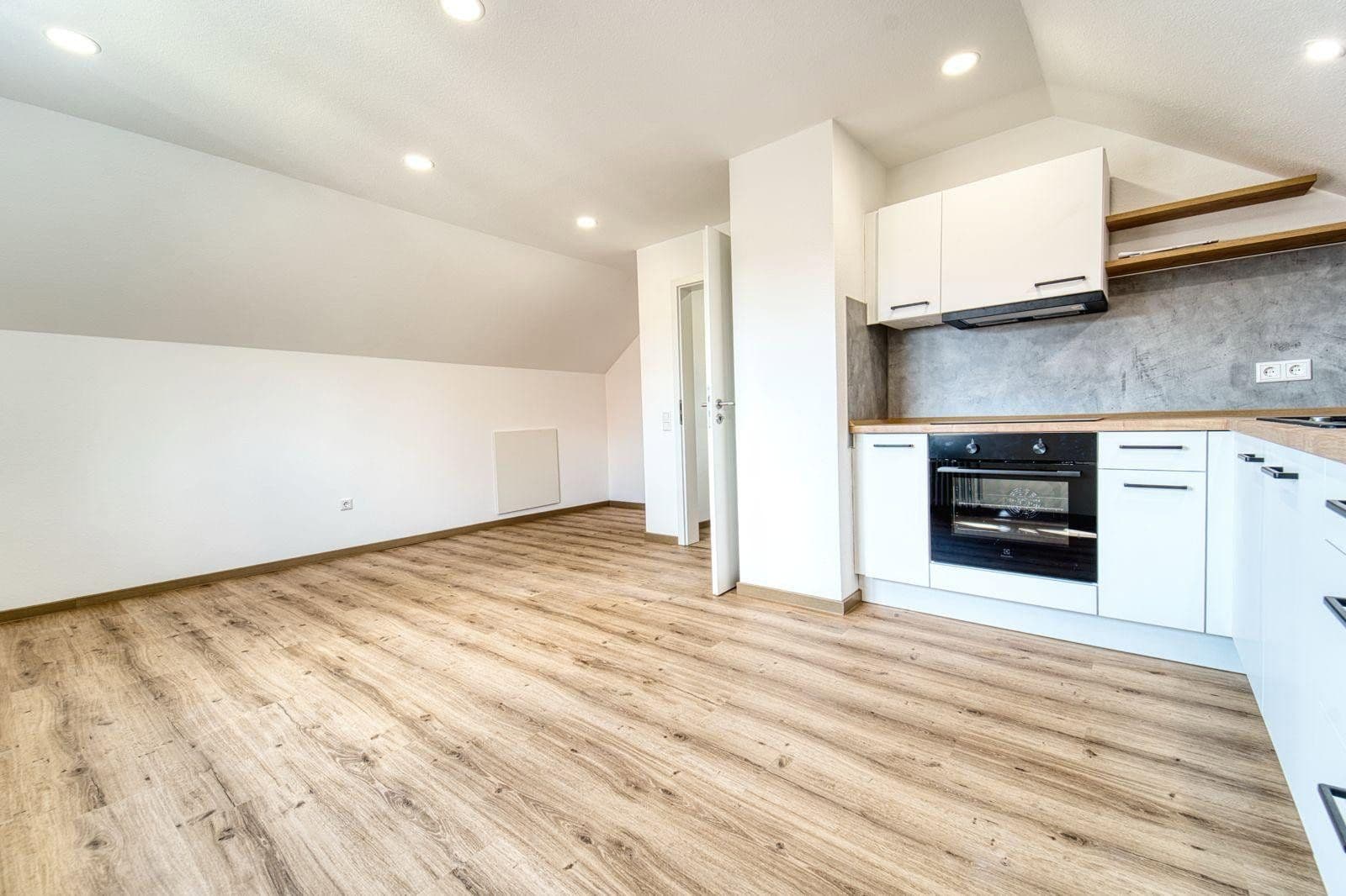 Prenájom bytu 2-izbový 69 m², Kleinwallstadt, Bavorsko Prenájom bytu 2-izbový 69 m², Kleinwallstadt, Bavorsko