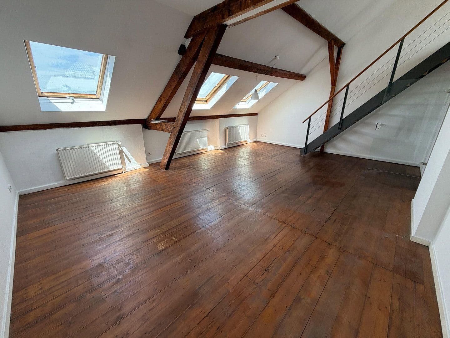 Prenájom bytu 3-izbový 90 m², Jülicherstr. 142, Aachen, Severné Porýnie - Westfálsko Prenájom bytu 3-izbový 90 m², Jülicherstr. 142, Aachen, Severné Porýnie - Westfálsko