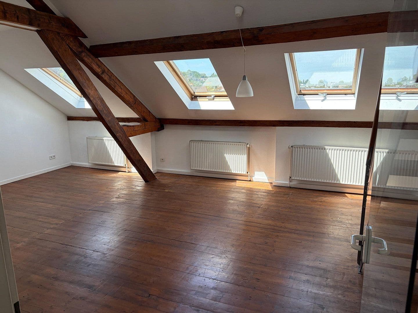 Prenájom bytu 3-izbový 90 m², Jülicherstr. 142, Aachen, Severné Porýnie - Westfálsko Prenájom bytu 3-izbový 90 m², Jülicherstr. 142, Aachen, Severné Porýnie - Westfálsko