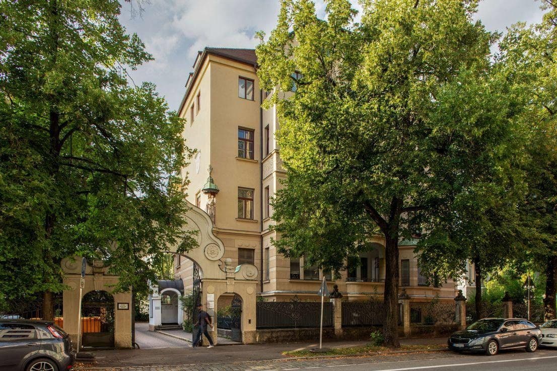 Prenájom bytu 321 m², Augsburg, Bavorsko Prenájom bytu 321 m², Augsburg, Bavorsko