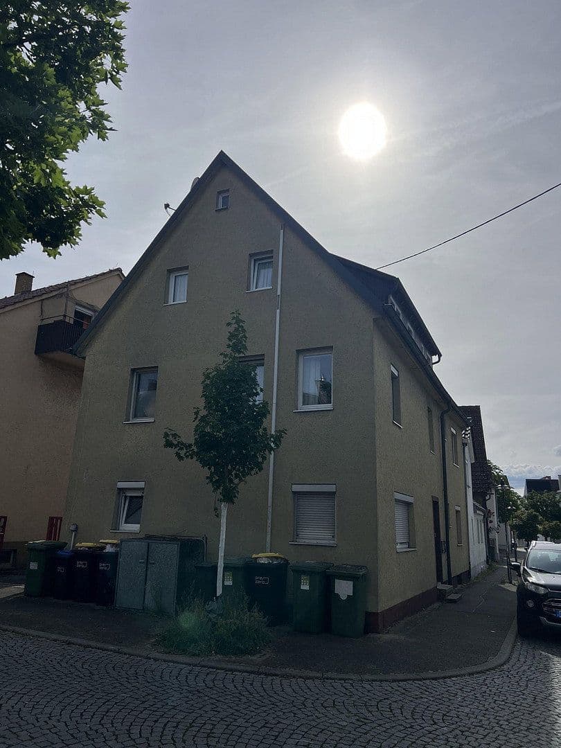 Predaj domu 246 m², pozemek 246 m², Asperg, Bádensko-Wurttembersko Predaj domu 246 m², pozemek 246 m², Asperg, Bádensko-Wurttembersko