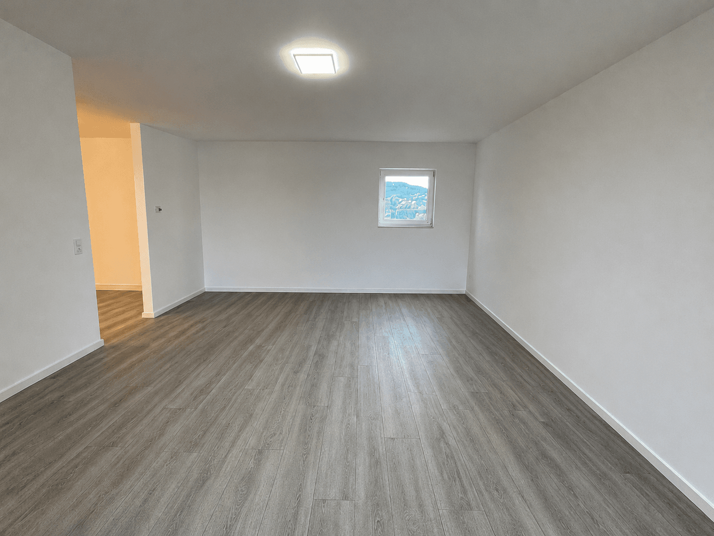 Prenájom bytu 1-izbový 40 m², Bad Hönningen, Porýnie-Falcko Prenájom bytu 1-izbový 40 m², Bad Hönningen, Porýnie-Falcko