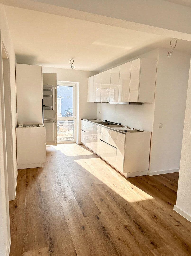 Prenájom bytu 3-izbový 100 m², Berliner Str. 8, Bad Kreuznach, Porýnie-Falcko Prenájom bytu 3-izbový 100 m², Berliner Str. 8, Bad Kreuznach, Porýnie-Falcko