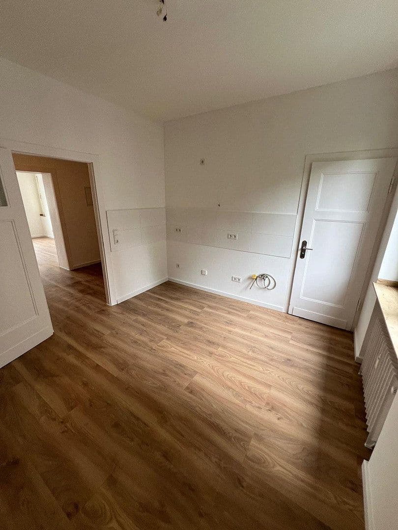 Prenájom bytu 3-izbový 80 m², Düsseldorf, Severné Porýnie - Westfálsko Prenájom bytu 3-izbový 80 m², Düsseldorf, Severné Porýnie - Westfálsko