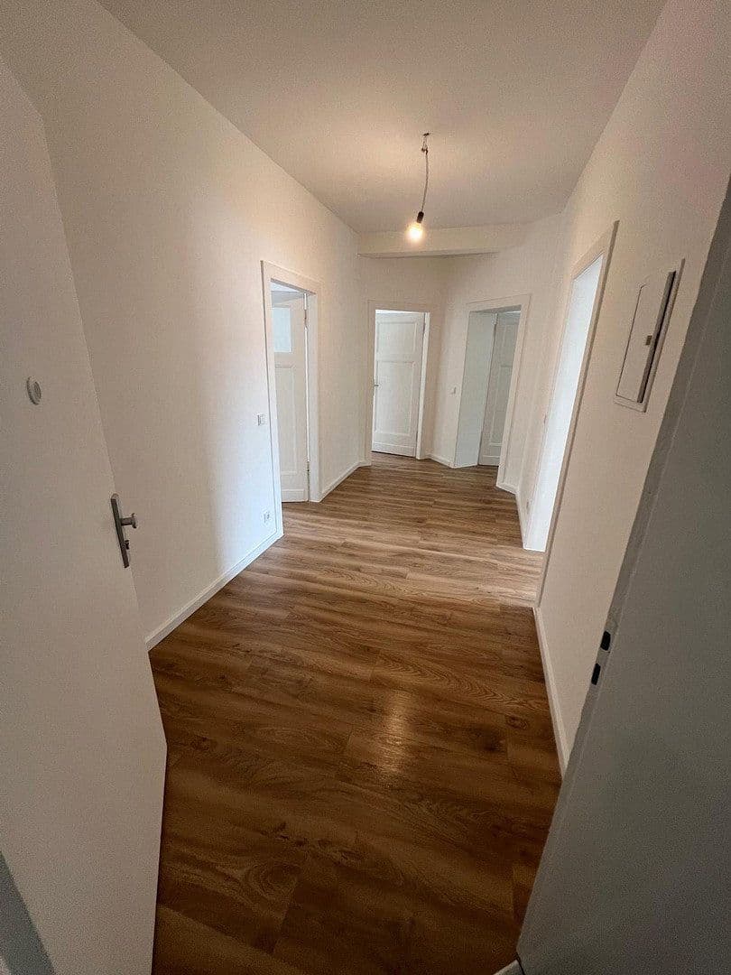 Prenájom bytu 3-izbový 80 m², Düsseldorf, Severné Porýnie - Westfálsko Prenájom bytu 3-izbový 80 m², Düsseldorf, Severné Porýnie - Westfálsko