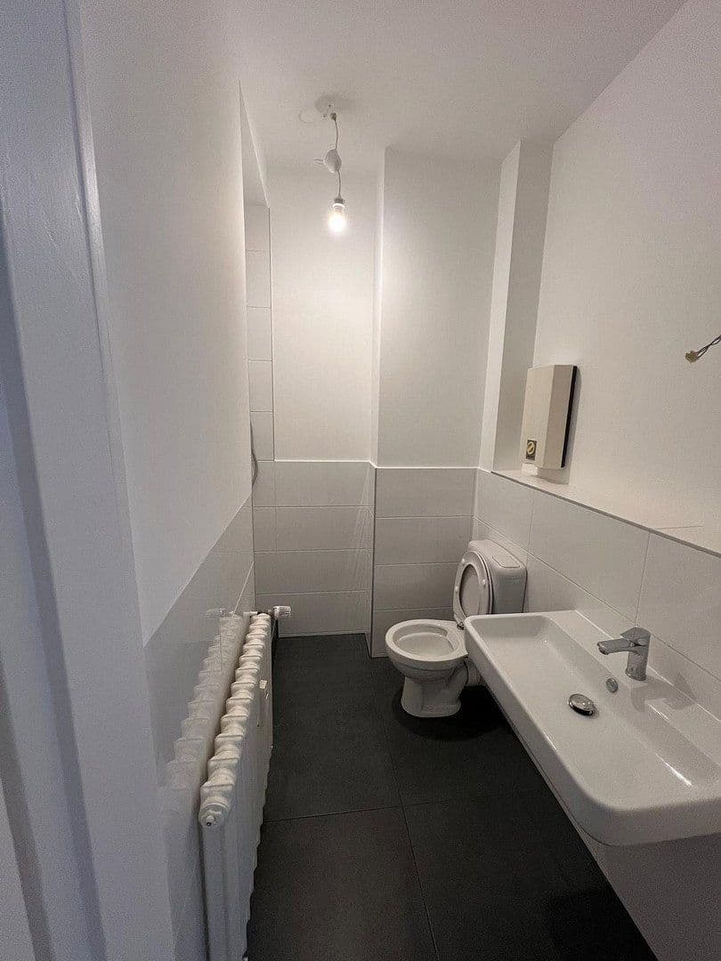 Prenájom bytu 3-izbový 80 m², Düsseldorf, Severné Porýnie - Westfálsko Prenájom bytu 3-izbový 80 m², Düsseldorf, Severné Porýnie - Westfálsko