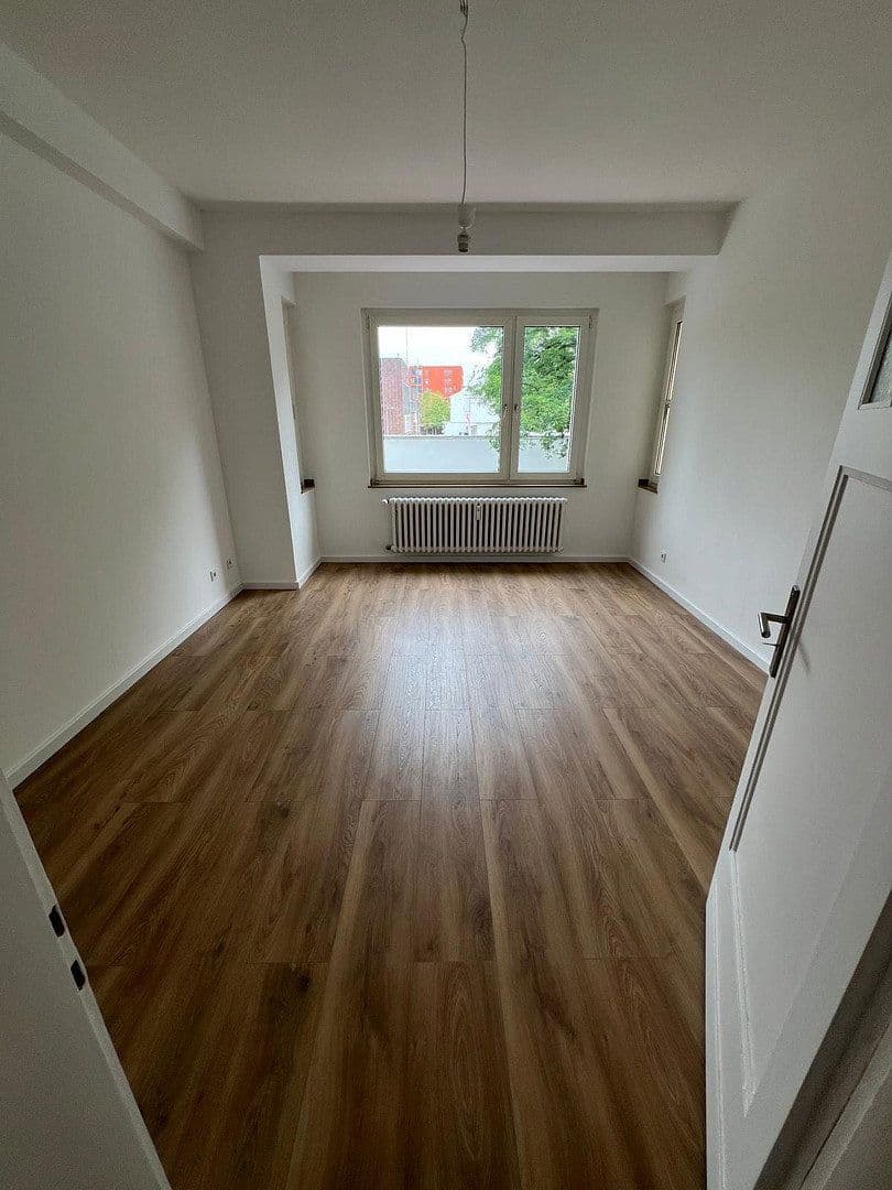 Prenájom bytu 3-izbový 80 m², Düsseldorf, Severné Porýnie - Westfálsko Prenájom bytu 3-izbový 80 m², Düsseldorf, Severné Porýnie - Westfálsko