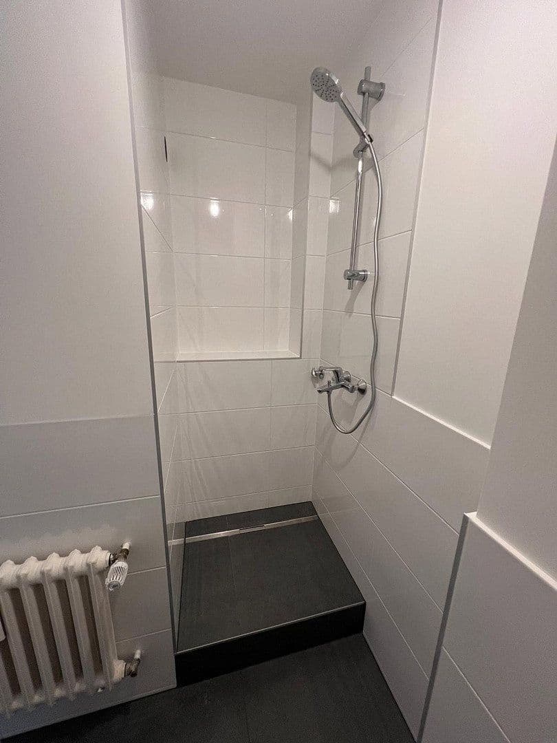 Prenájom bytu 3-izbový 80 m², Düsseldorf, Severné Porýnie - Westfálsko Prenájom bytu 3-izbový 80 m², Düsseldorf, Severné Porýnie - Westfálsko