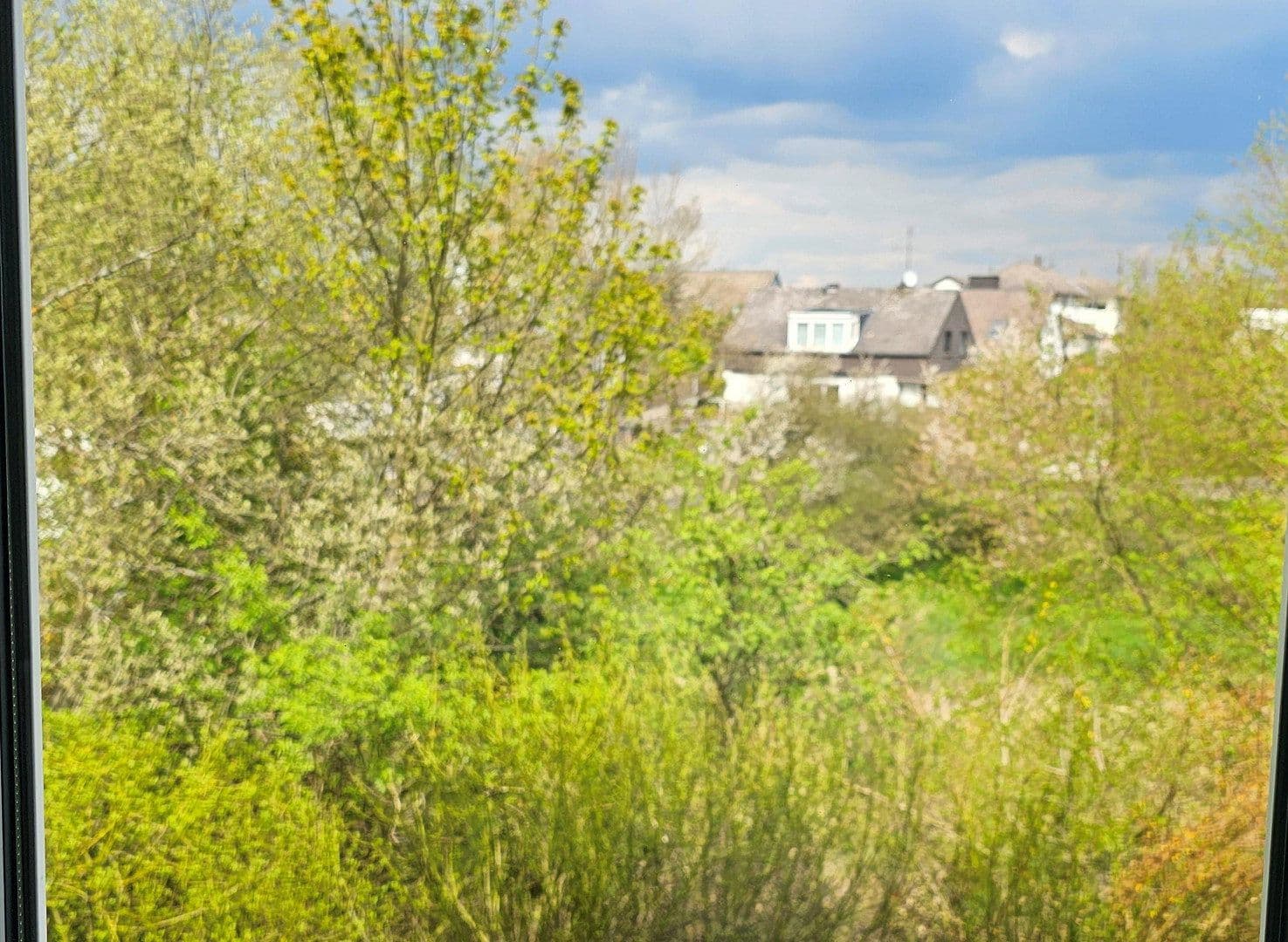 Prenájom domu 178 m², pozemek 239 m², Taunusstein, Hesensko Prenájom domu 178 m², pozemek 239 m², Taunusstein, Hesensko