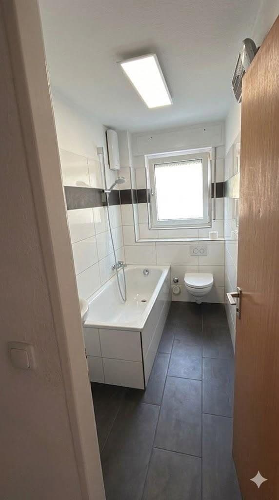 Prenájom bytu 2-izbový 48 m², Fleckenbühlstr. 20, Frankfurt, Hesensko Prenájom bytu 2-izbový 48 m², Fleckenbühlstr. 20, Frankfurt, Hesensko