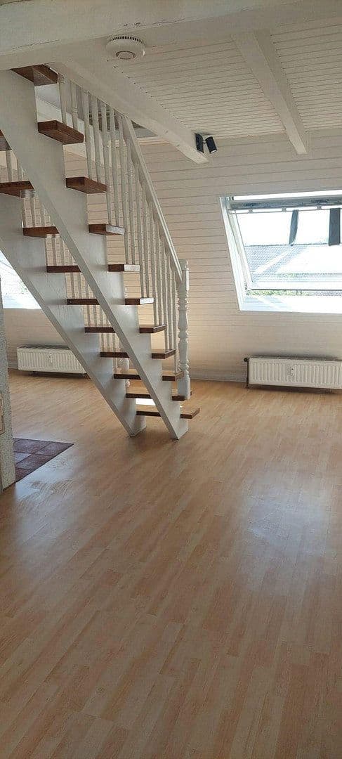 Prenájom bytu 4-izbový 105 m², Käfertalerstraße 38, Mannheim, Bádensko-Wurttembersko Prenájom bytu 4-izbový 105 m², Käfertalerstraße 38, Mannheim, Bádensko-Wurttembersko