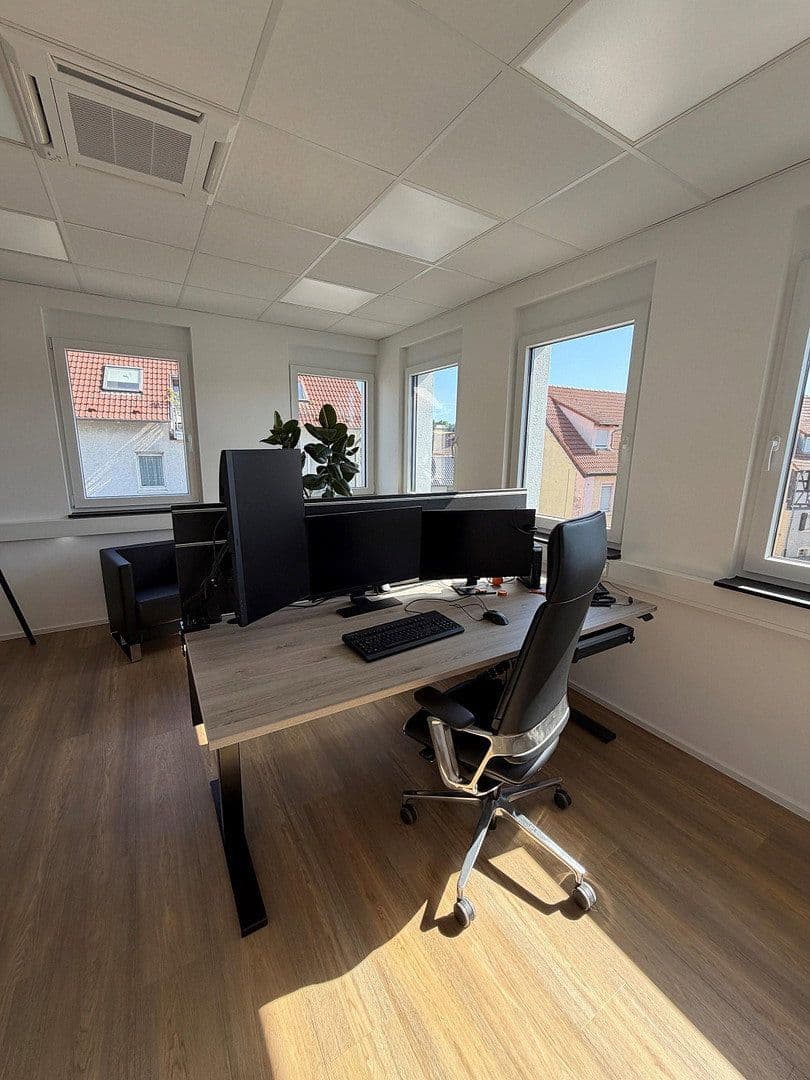Prenájom kancelárie 356 m², Heilbronner Straße 8, Kirchardt, Bádensko-Wurttembersko Prenájom kancelárie 356 m², Heilbronner Straße 8, Kirchardt, Bádensko-Wurttembersko