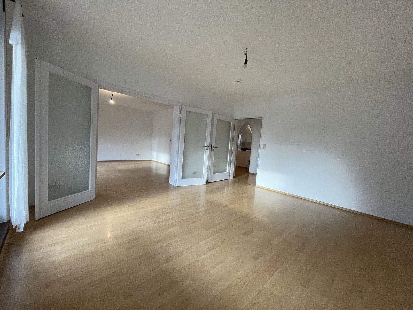 Prenájom bytu 4-izbový 120 m², Wiesenau 21, Frankfurt am Main, Hesensko Prenájom bytu 4-izbový 120 m², Wiesenau 21, Frankfurt am Main, Hesensko