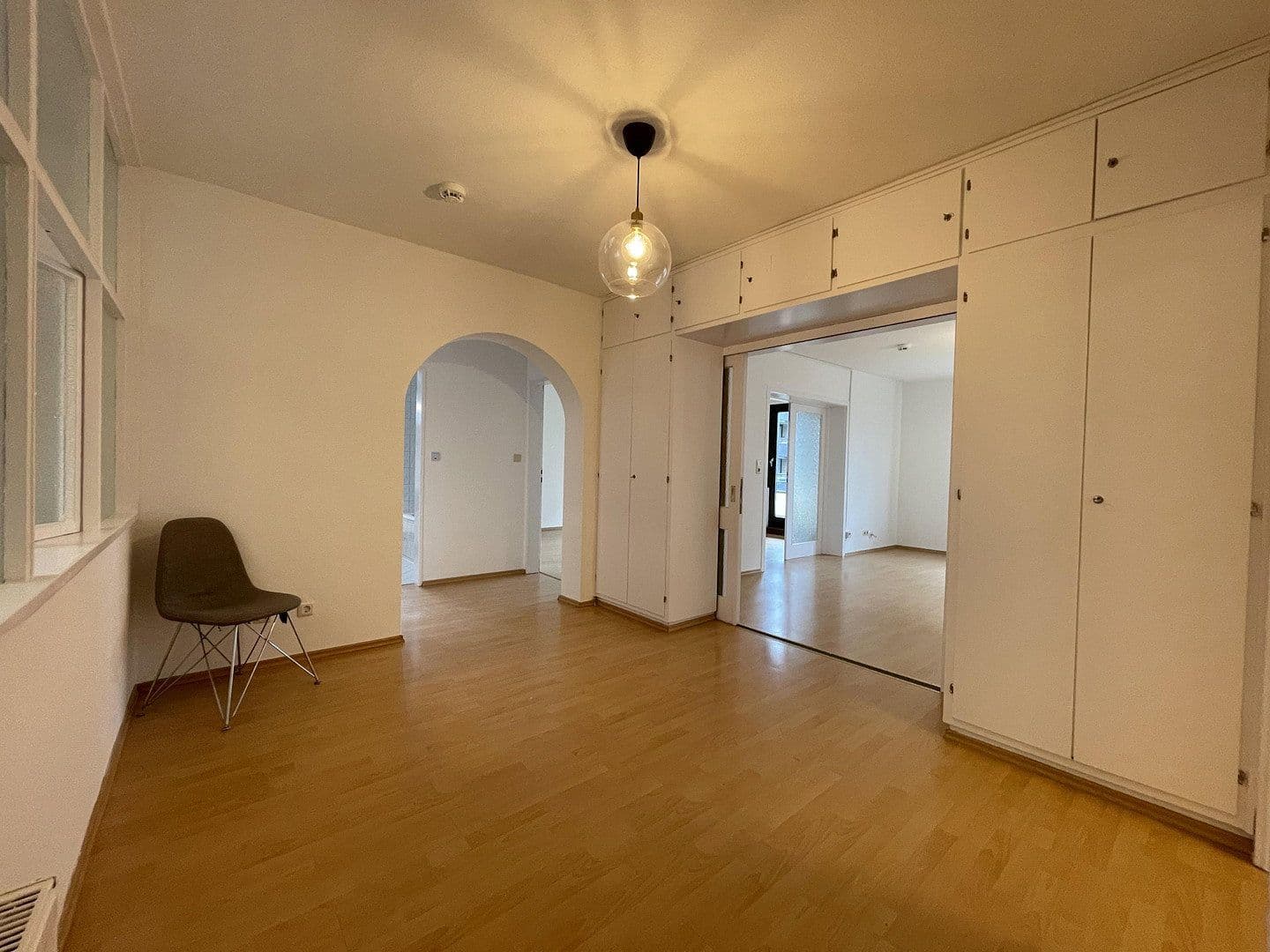 Prenájom bytu 4-izbový 120 m², Wiesenau 21, Frankfurt am Main, Hesensko Prenájom bytu 4-izbový 120 m², Wiesenau 21, Frankfurt am Main, Hesensko