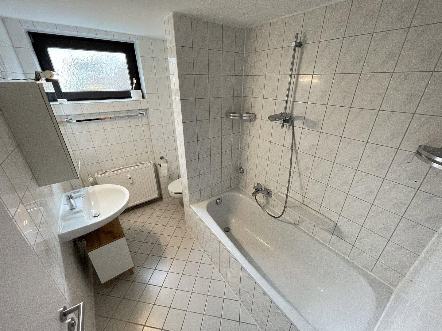 Prenájom bytu 4-izbový 120 m², Wiesenau 21, Frankfurt am Main, Hesensko Prenájom bytu 4-izbový 120 m², Wiesenau 21, Frankfurt am Main, Hesensko