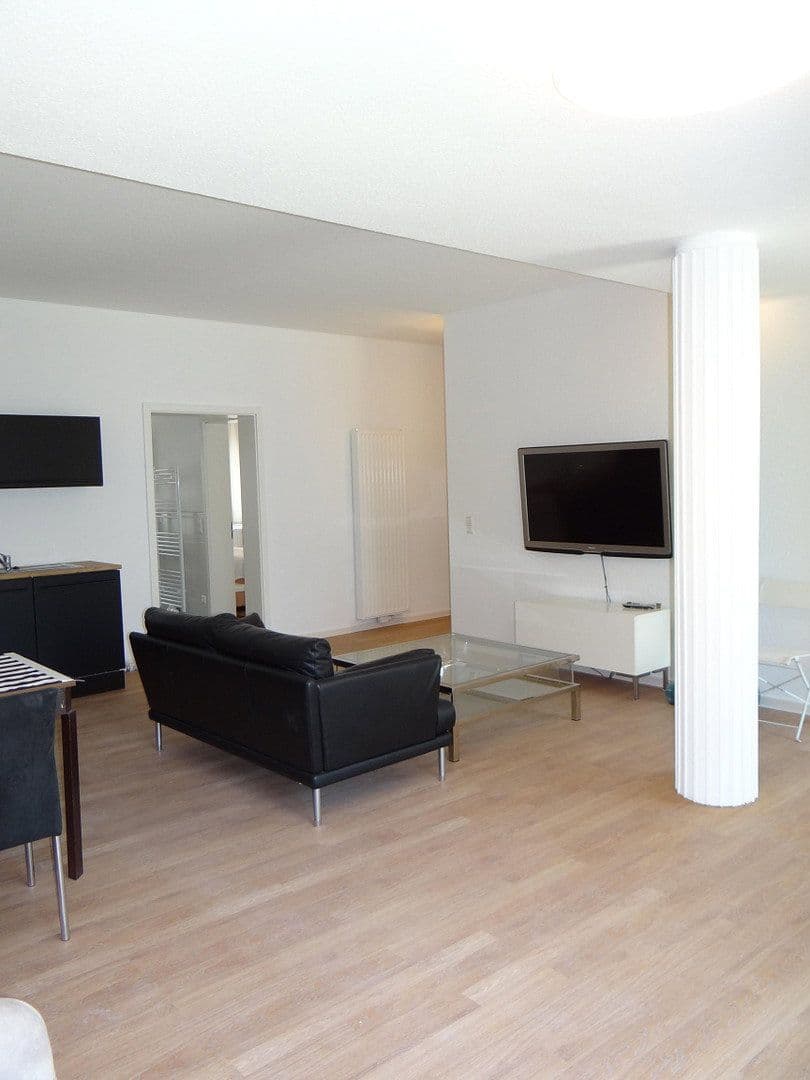 Prenájom bytu 3-izbový 88 m², Herdweg 35, Stuttgart, Bádensko-Wurttembersko Prenájom bytu 3-izbový 88 m², Herdweg 35, Stuttgart, Bádensko-Wurttembersko