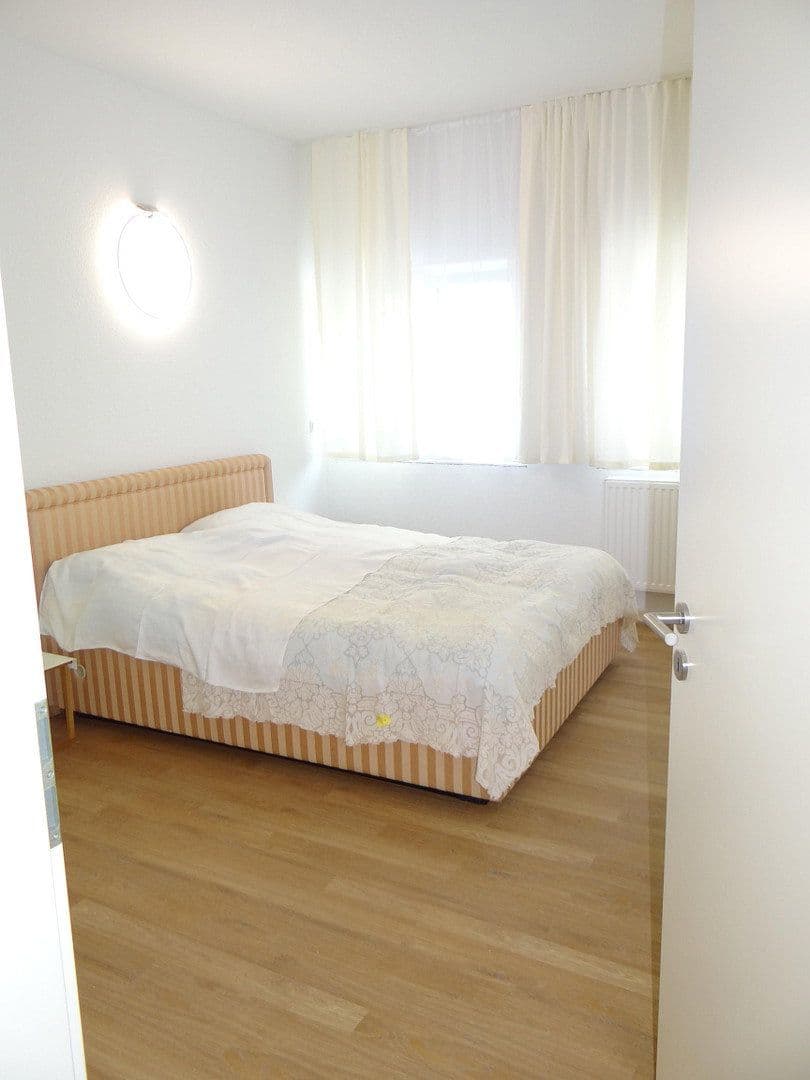 Prenájom bytu 3-izbový 88 m², Herdweg 35, Stuttgart, Bádensko-Wurttembersko Prenájom bytu 3-izbový 88 m², Herdweg 35, Stuttgart, Bádensko-Wurttembersko