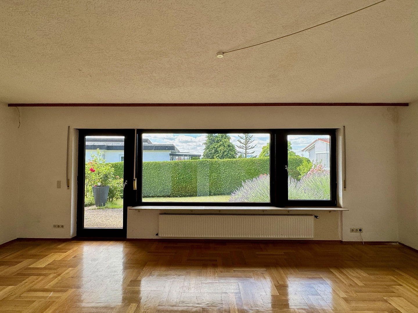Predaj domu 131 m², pozemek 369 m², Stauferstraße 15, Sinsheim, Bádensko-Wurttembersko Predaj domu 131 m², pozemek 369 m², Stauferstraße 15, Sinsheim, Bádensko-Wurttembersko