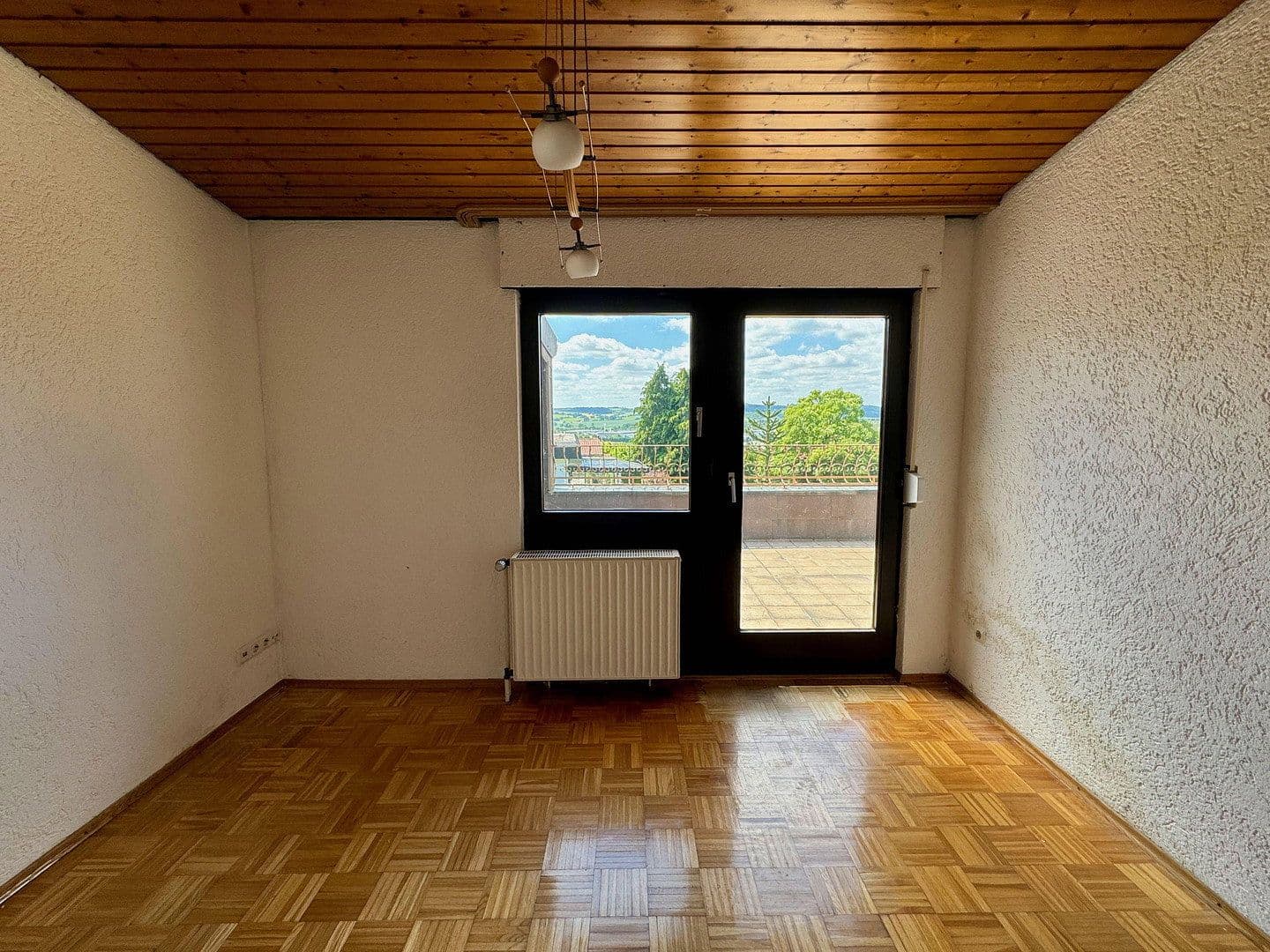 Predaj domu 131 m², pozemek 369 m², Stauferstraße 15, Sinsheim, Bádensko-Wurttembersko Predaj domu 131 m², pozemek 369 m², Stauferstraße 15, Sinsheim, Bádensko-Wurttembersko